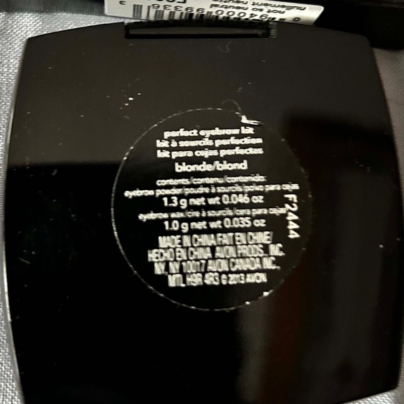 8 MAKEUP PRODUCTS, AVON, CLINIQUE, ELIZABETH ARDEN, MILANI, GUERLAIN, ELF, NEVER - Picture 5 of 7